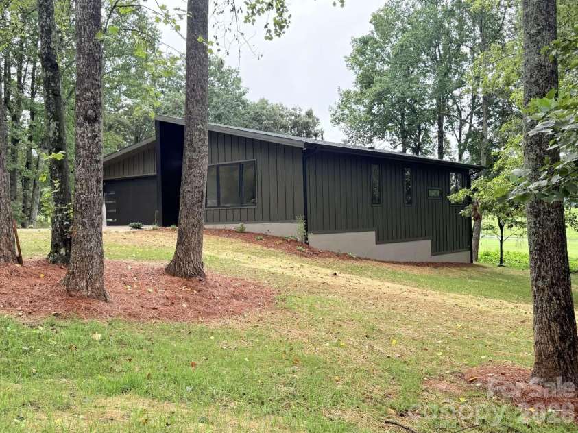 291 Falls Avenue, Granite Falls, NC 28630.  MLS# CAR4424767, YatesRealty ID 50884. 