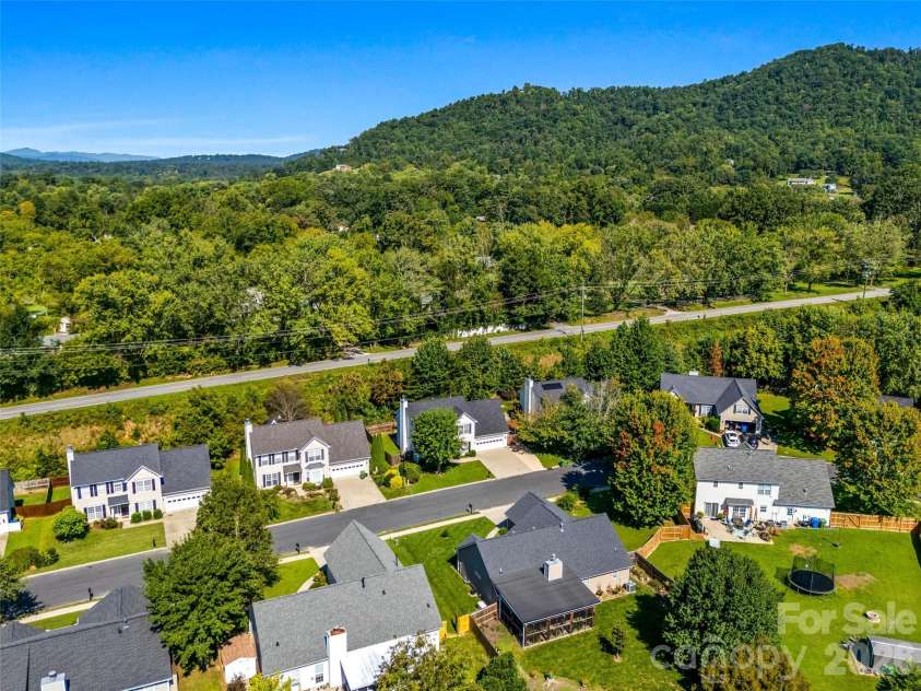 57 Sunberry Trail, Fletcher, NC 28732.  MLS# CAR4424572, YatesRealty ID 50885. 