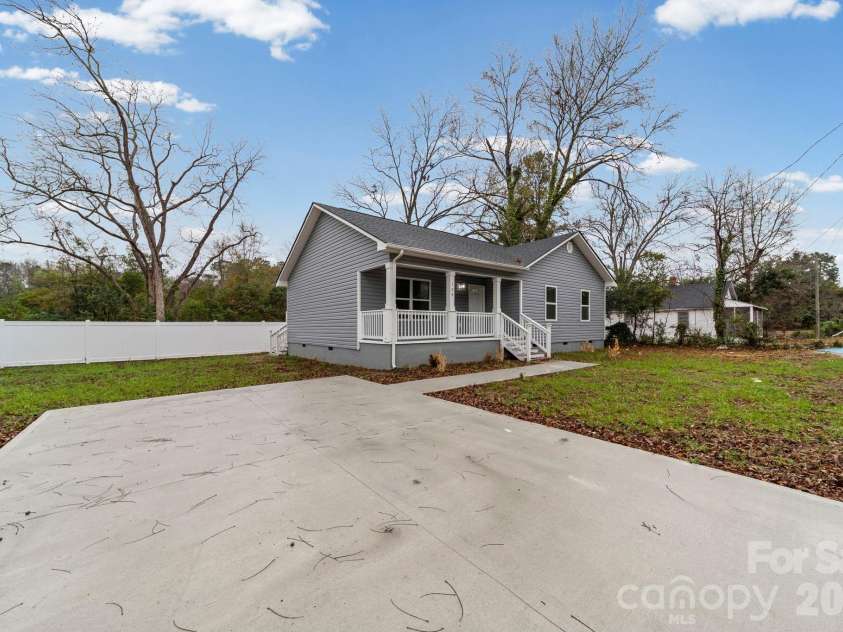 109 Haddock Road, Orangeburg, SC 29115.  MLS# CAR4409042, YatesRealty ID 50887. 