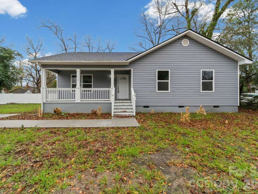 109 Haddock Road, Orangeburg, SC 29115.  MLS# CAR4409042, YatesRealty ID 50887. 