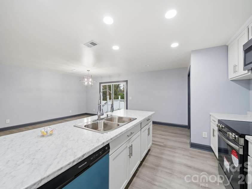 109 Haddock Road, Orangeburg, SC 29115.  MLS# CAR4409042, YatesRealty ID 50887. 
