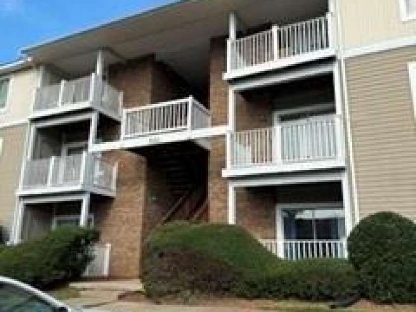9547 University Terrace Drive, Charlotte, NC 28262.  MLS# CAR4424671, YatesRealty ID 50889. 