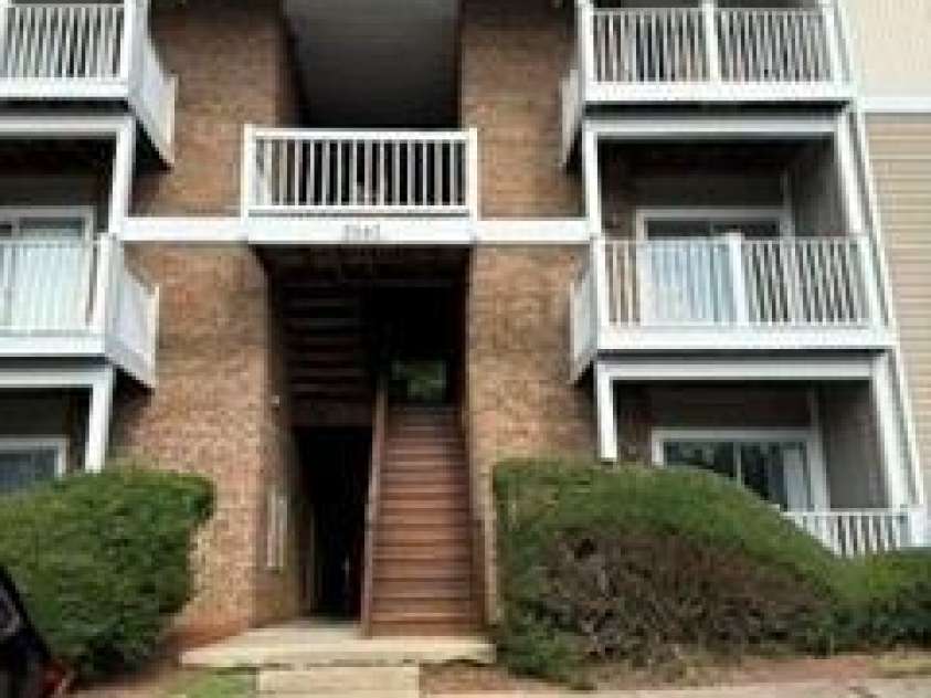 9547 University Terrace Drive, Charlotte, NC 28262.  MLS# CAR4424671, YatesRealty ID 50889. 