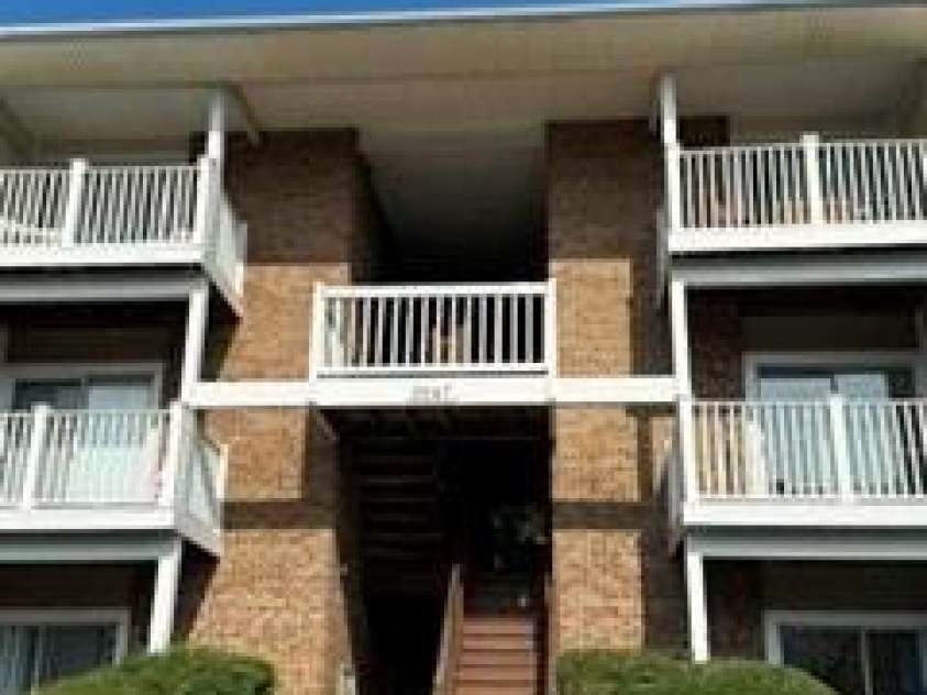 9547 University Terrace Drive, Charlotte, NC 28262.  MLS# CAR4424671, YatesRealty ID 50889. 