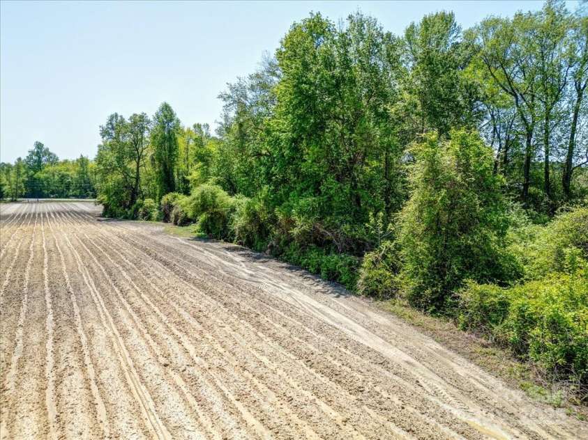 3006 Wrench Road, Dunn, NC 28344.  MLS# CAR4291729, YatesRealty ID 5089. 