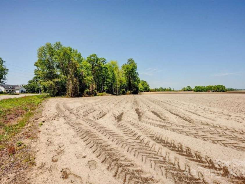 3006 Wrench Road, Dunn, NC 28344.  MLS# CAR4291729, YatesRealty ID 5089. 