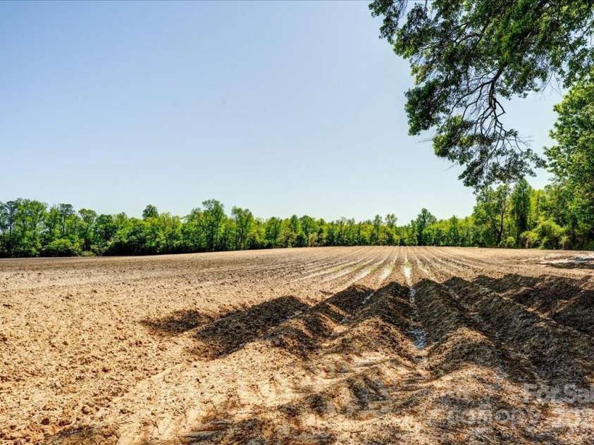 3006 Wrench Road, Dunn, NC 28344.  MLS# CAR4291729, YatesRealty ID 5089. 