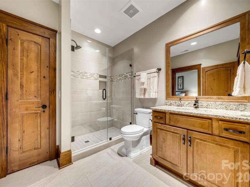 320 Summerset Drive, Hendersonville, NC 28792.  MLS# CAR4409417, YatesRealty ID 50892. 