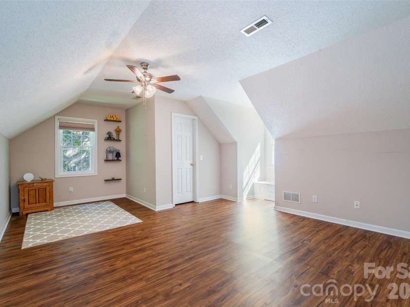 18 Friendly Way, Asheville, NC 28806.  MLS# CAR4423504, YatesRealty ID 50897. 2nd bedroom