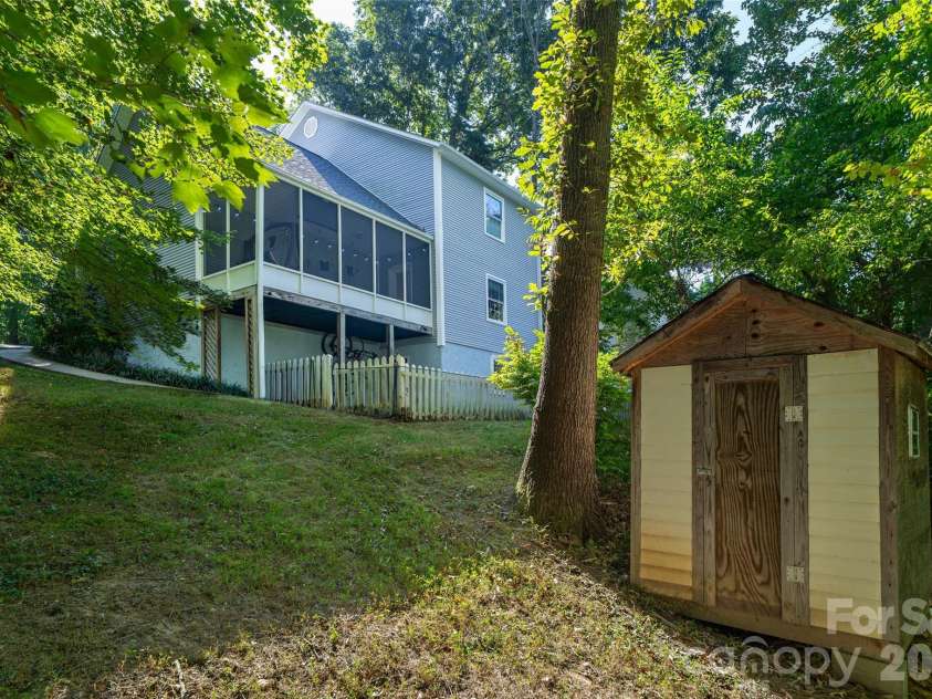 18 Friendly Way, Asheville, NC 28806.  MLS# CAR4423504, YatesRealty ID 50897. Extra storage unit