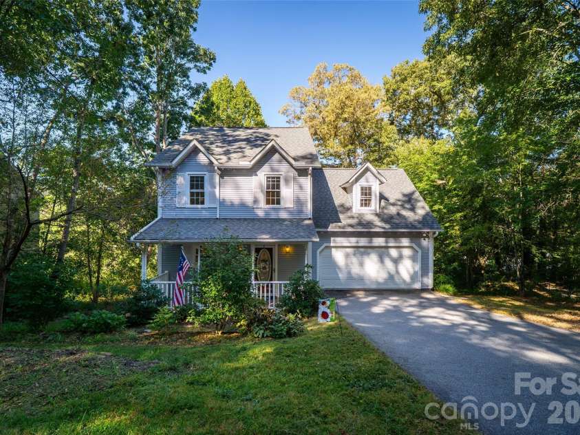 18 Friendly Way, Asheville, NC 28806.  MLS# CAR4423504, YatesRealty ID 50897. Front yard view from street