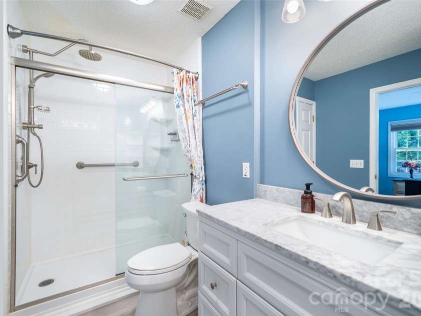 18 Friendly Way, Asheville, NC 28806.  MLS# CAR4423504, YatesRealty ID 50897. Updated walk in shower