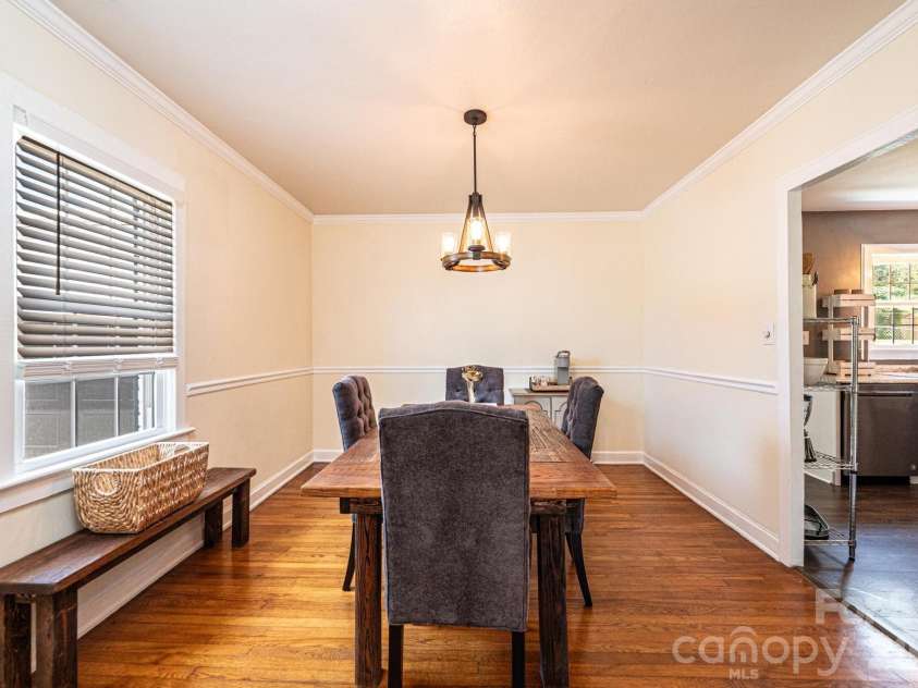 1240 12th Street Place, Hickory, NC 28601.  MLS# CAR4394943, YatesRealty ID 50898. 