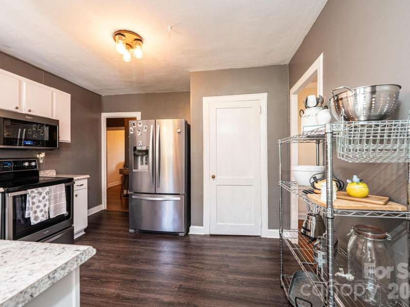 1240 12th Street Place, Hickory, NC 28601.  MLS# CAR4394943, YatesRealty ID 50898. 