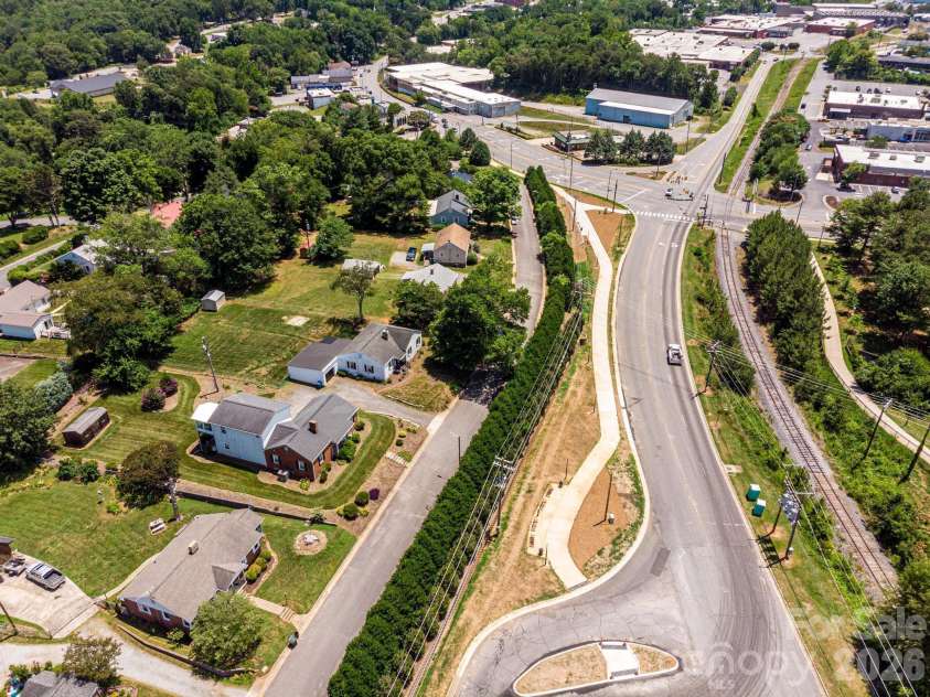 1240 12th Street Place, Hickory, NC 28601.  MLS# CAR4394943, YatesRealty ID 50898. 