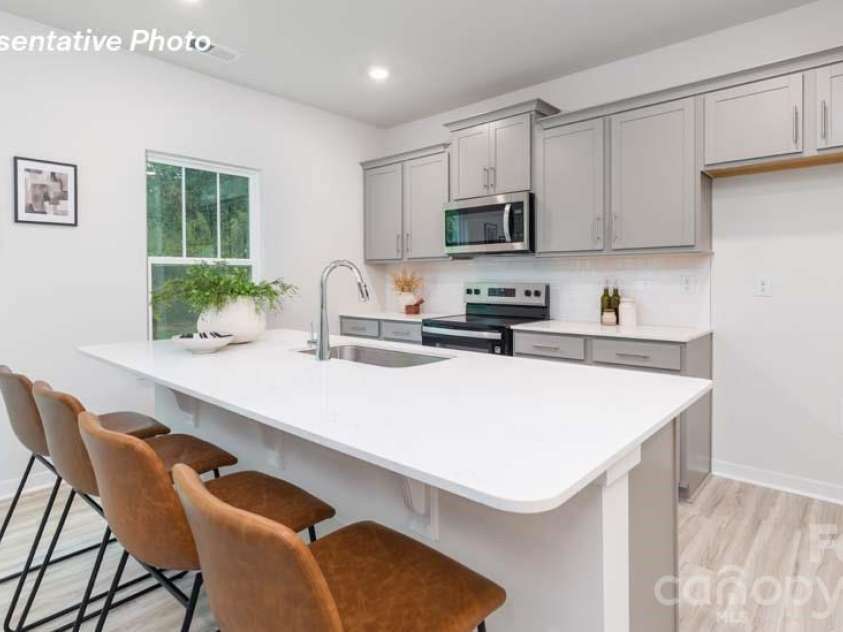 5120 Parker Forest Road, Charlotte, NC 28215.  MLS# CAR4424821, YatesRealty ID 50899. 