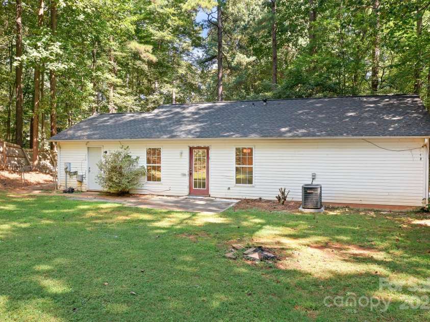 134 Mills Valley Drive, Mooresville, NC 28117.  MLS# CAR4301666, YatesRealty ID 509. 