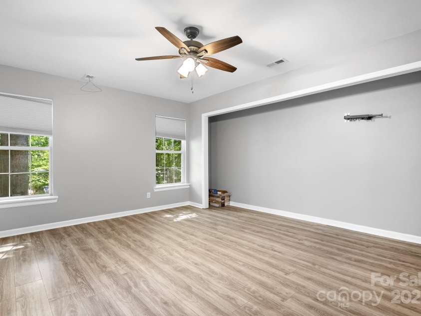 134 Mills Valley Drive, Mooresville, NC 28117.  MLS# CAR4301666, YatesRealty ID 509. Living Room