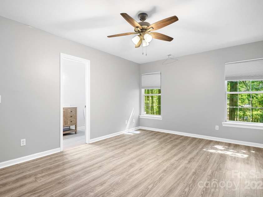 134 Mills Valley Drive, Mooresville, NC 28117.  MLS# CAR4301666, YatesRealty ID 509. Primary Bedroom