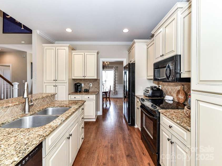 816 Springs Road, Dallas, NC 28034.  MLS# CAR4232847, YatesRealty ID 5090. 