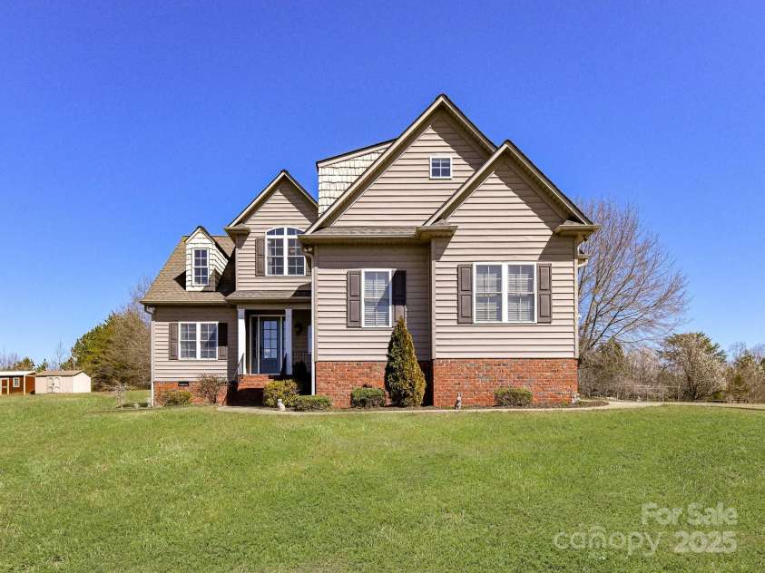 816 Springs Road, Dallas, NC 28034.  MLS# CAR4232847, YatesRealty ID 5090. 