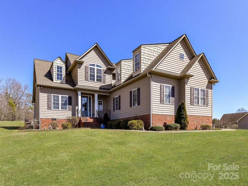 816 Springs Road, Dallas, NC 28034.  MLS# CAR4232847, YatesRealty ID 5090. 