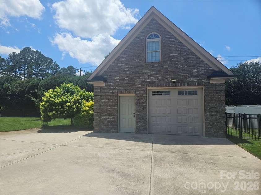 323 Wendover Drive, Locust, NC 28097.  MLS# CAR4424542, YatesRealty ID 50902. 