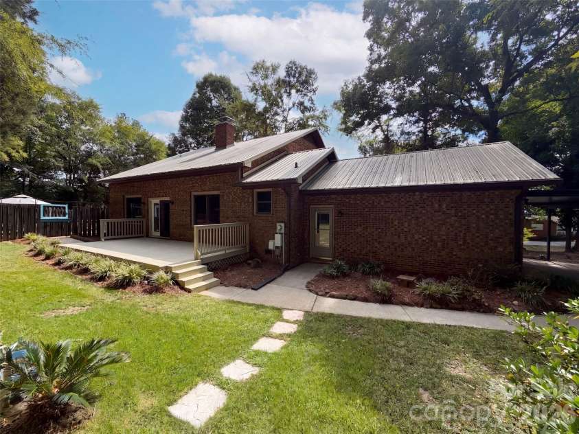 121 Goodman Circle, Concord, NC 28025.  MLS# CAR4424865, YatesRealty ID 50909. 