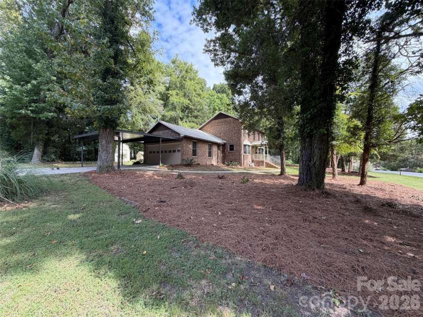 121 Goodman Circle, Concord, NC 28025.  MLS# CAR4424865, YatesRealty ID 50909. 