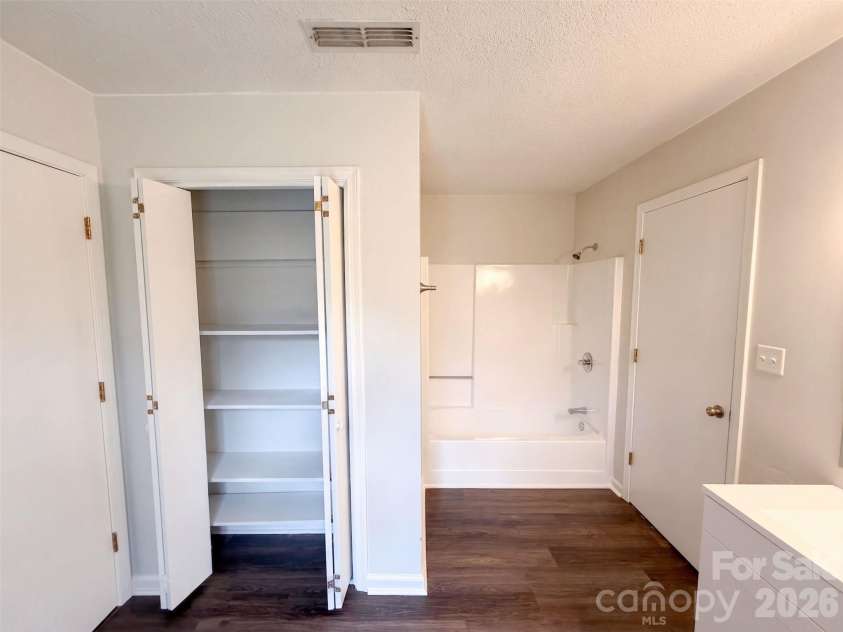 121 Goodman Circle, Concord, NC 28025.  MLS# CAR4424865, YatesRealty ID 50909. 