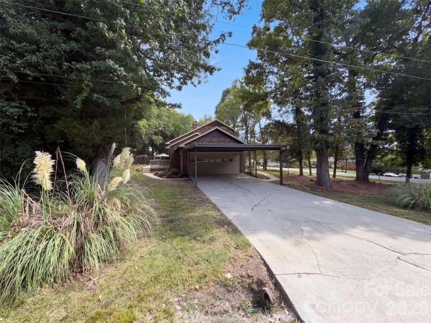 121 Goodman Circle, Concord, NC 28025.  MLS# CAR4424865, YatesRealty ID 50909. 