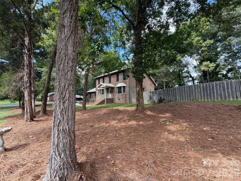121 Goodman Circle, Concord, NC 28025.  MLS# CAR4424865, YatesRealty ID 50909. 