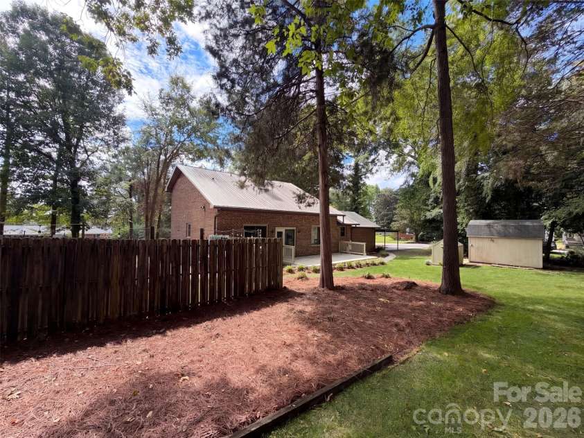 121 Goodman Circle, Concord, NC 28025.  MLS# CAR4424865, YatesRealty ID 50909. 