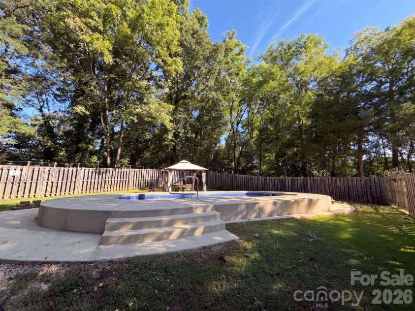 121 Goodman Circle, Concord, NC 28025.  MLS# CAR4424865, YatesRealty ID 50909. 