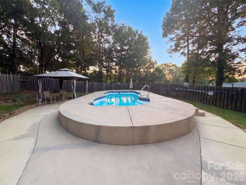121 Goodman Circle, Concord, NC 28025.  MLS# CAR4424865, YatesRealty ID 50909. 