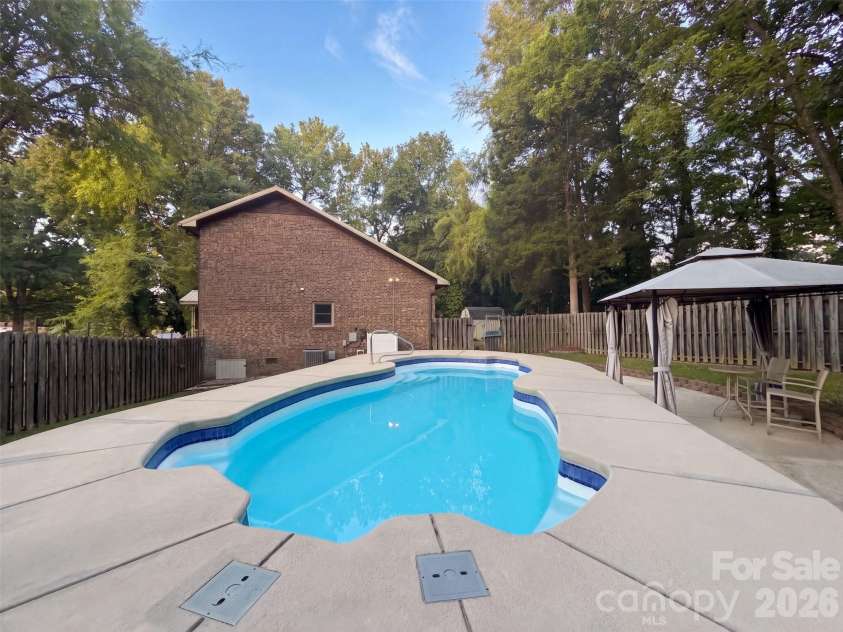 121 Goodman Circle, Concord, NC 28025.  MLS# CAR4424865, YatesRealty ID 50909. 