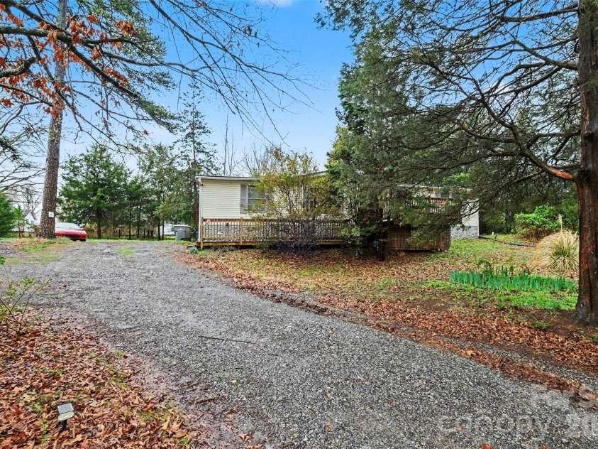 6107 RAINTREE Circle, Concord, NC 28027.  MLS# CAR4356905, YatesRealty ID 5091. 