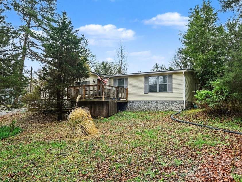 6107 RAINTREE Circle, Concord, NC 28027.  MLS# CAR4356905, YatesRealty ID 5091. 