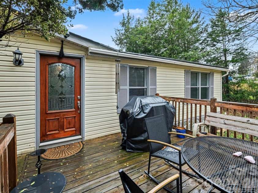 6107 RAINTREE Circle, Concord, NC 28027.  MLS# CAR4356905, YatesRealty ID 5091. 