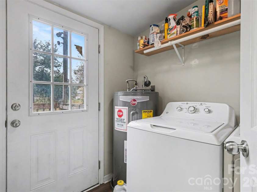 6107 RAINTREE Circle, Concord, NC 28027.  MLS# CAR4356905, YatesRealty ID 5091. 