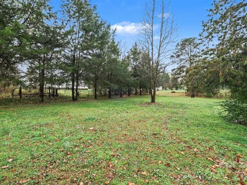 6107 RAINTREE Circle, Concord, NC 28027.  MLS# CAR4356905, YatesRealty ID 5091. 