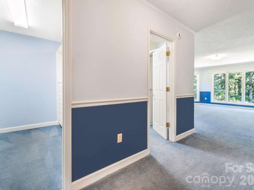 13 Lowry Lane, Weaverville, NC 28787.  MLS# CAR4415194, YatesRealty ID 50910. Primary Suite