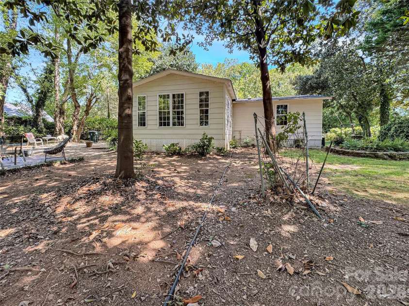 25 Stowe Street, Lowell, NC 28098.  MLS# CAR4424867, YatesRealty ID 50912. 