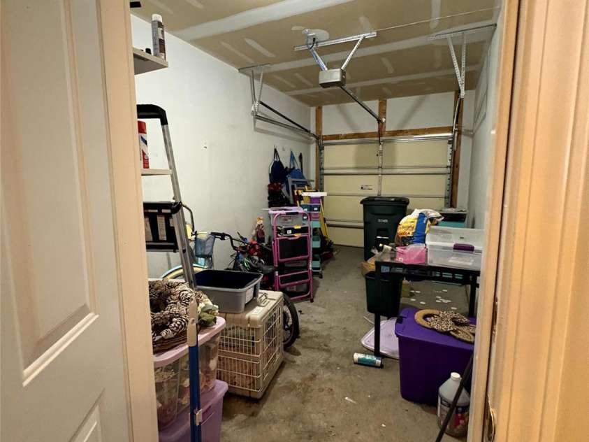 11637 Coddington Ridge Drive, Charlotte, NC 28214.  MLS# CAR4400659, YatesRealty ID 50913. Main level one car garage