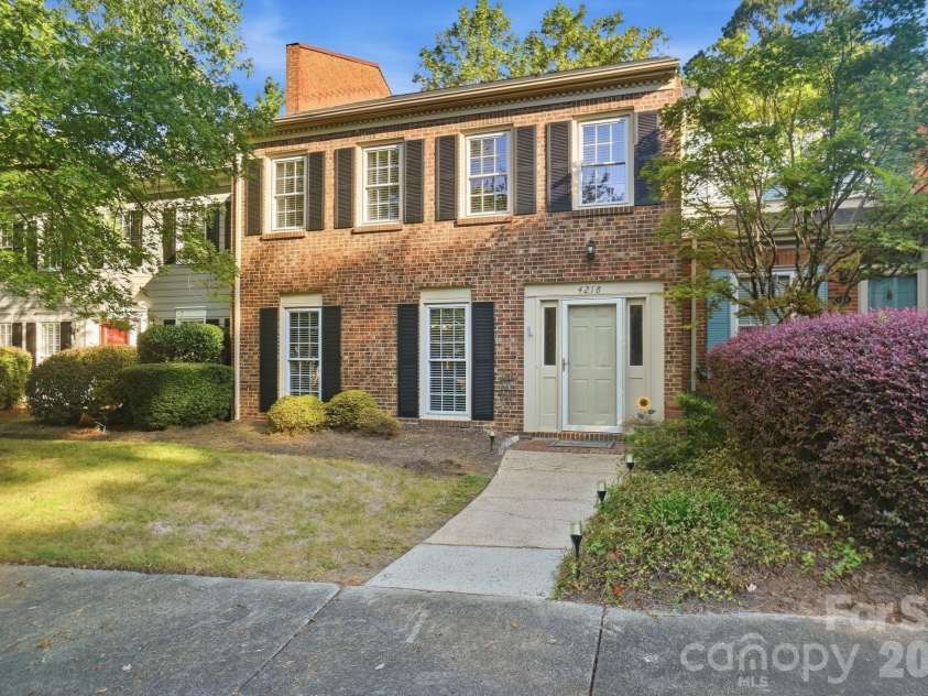 4218 Woodglen Lane, Charlotte, NC 28226.  MLS# CAR4424799, YatesRealty ID 50915. Brick Front and Walkway