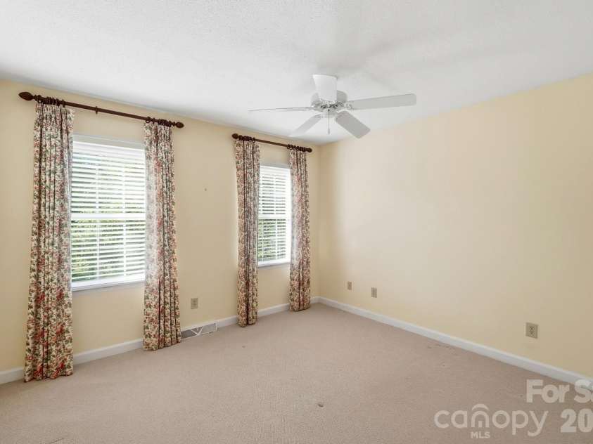 4218 Woodglen Lane, Charlotte, NC 28226.  MLS# CAR4424799, YatesRealty ID 50915. Third Bedroom