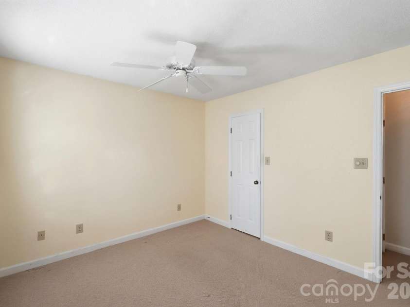 4218 Woodglen Lane, Charlotte, NC 28226.  MLS# CAR4424799, YatesRealty ID 50915. Third Bedroom