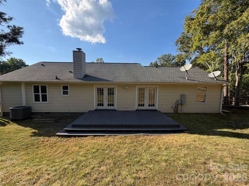 6009 Lanai Lane, Tega Cay, SC 29708.  MLS# CAR4424884, YatesRealty ID 50916. 