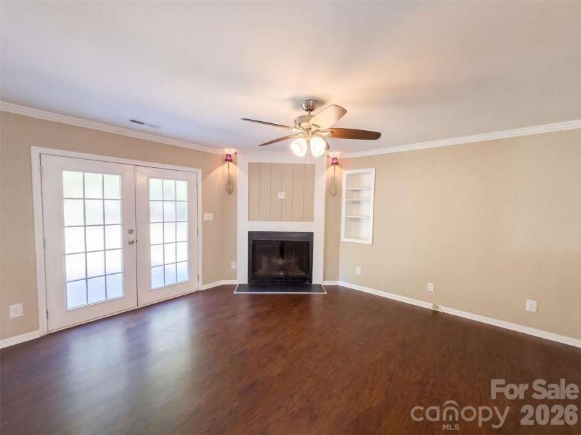 6009 Lanai Lane, Tega Cay, SC 29708.  MLS# CAR4424884, YatesRealty ID 50916. 
