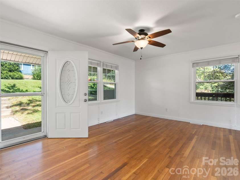 483 Thompson Street, Canton, NC 28716.  MLS# CAR4424582, YatesRealty ID 50917. 